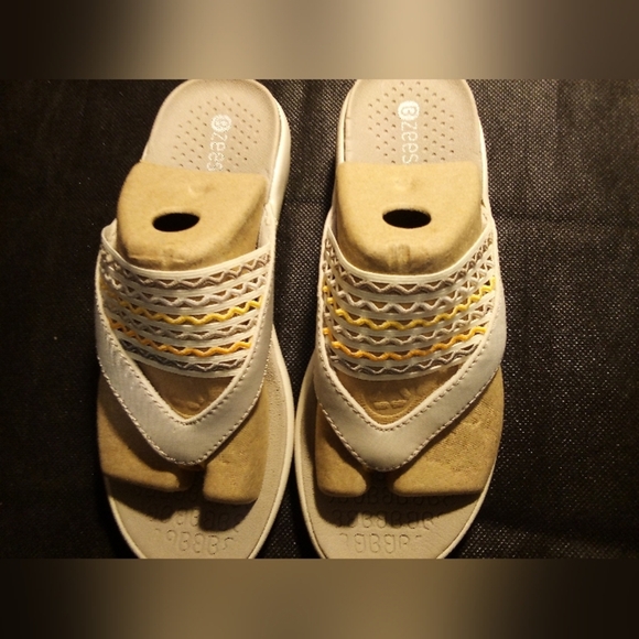 BZees - NWT-Cabana, Size 6.5 Women Sandals Comfort Shoe No Box/Dust Bag Included - Picture 8 of 16